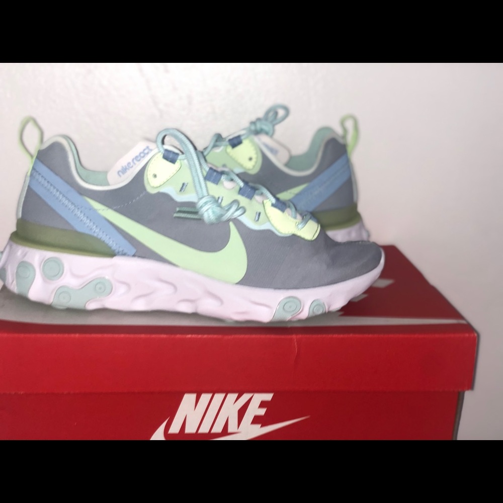 WOMENS NIKE REACT ELEMENT 55 SNEAKER
